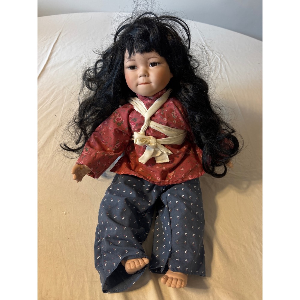 Dynasty Doll Collection Asian Girl Porcelain Doll‎ Vintage Red Blue Good Floral